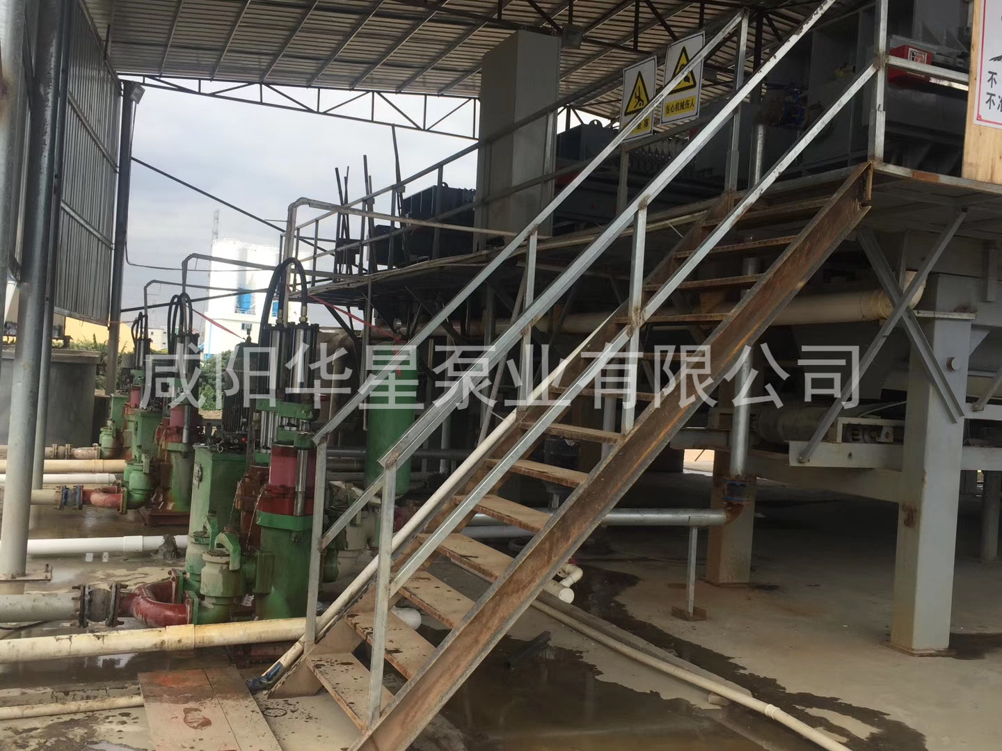 壓濾機入料泵結(jié)構(gòu)簡單、易維修、結(jié)構(gòu)設(shè)計